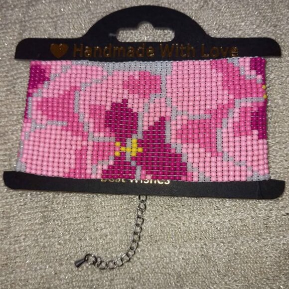 ✨ NWT Handmade Floral Beaded Cuff - Stainless Steel ✨ - Picture 8 of 9